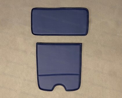 OP is OP Dashboardmatjes geschikt voor Scania R na 2009, Scania R Streamline, glad donkerblauw L11