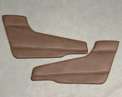 SALE!  Deurbekleiding DuoColor geschikt voor VOLVO FH4/5 glad lederlook, zijkanten oud chocoladebruin L20, middenstuk oud chocoladebruin L20, zwarte stiksels