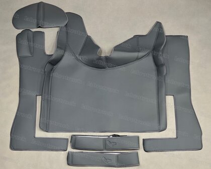 6 delige set geschikt voor Volvo FH 5 / FH 4  Tunnelhoes (LOGO OPTIONEEL) + vloermatten + onder de stoel covers + stuurkolom, kleur antraciet L 17